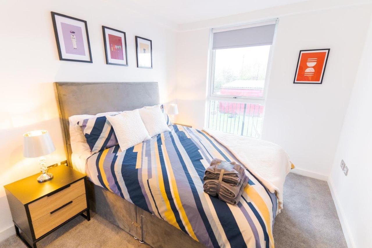 Exquisite Cosy 2-Bed Apartment In Salford Manchester Exterior photo