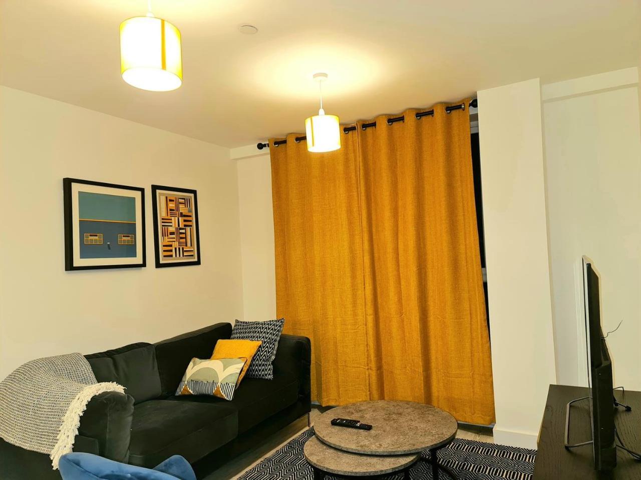 Exquisite Cosy 2-Bed Apartment In Salford Manchester Exterior photo
