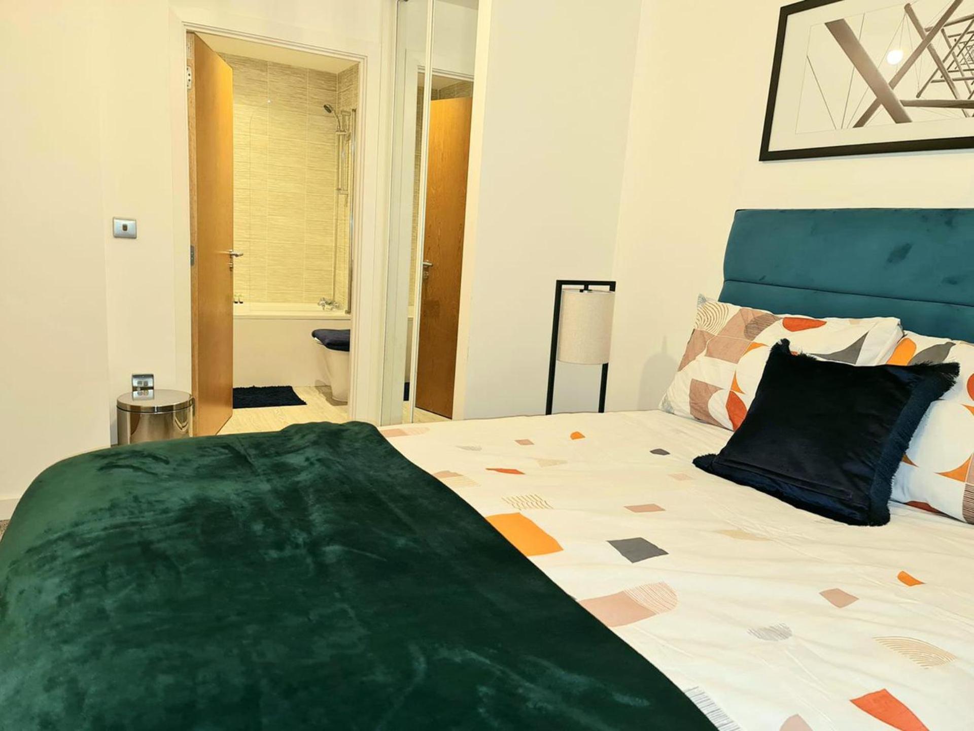 Exquisite Cosy 2-Bed Apartment In Salford Manchester Exterior photo